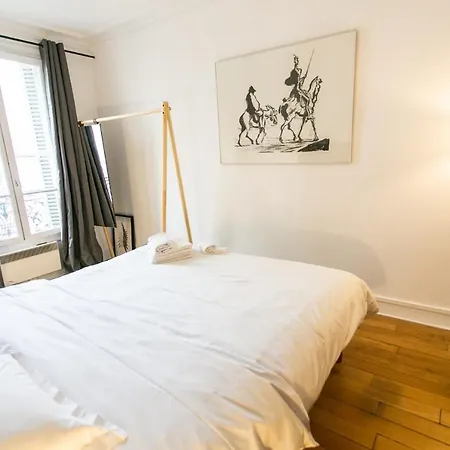 St Germain - Le Bon Marche Apartment *